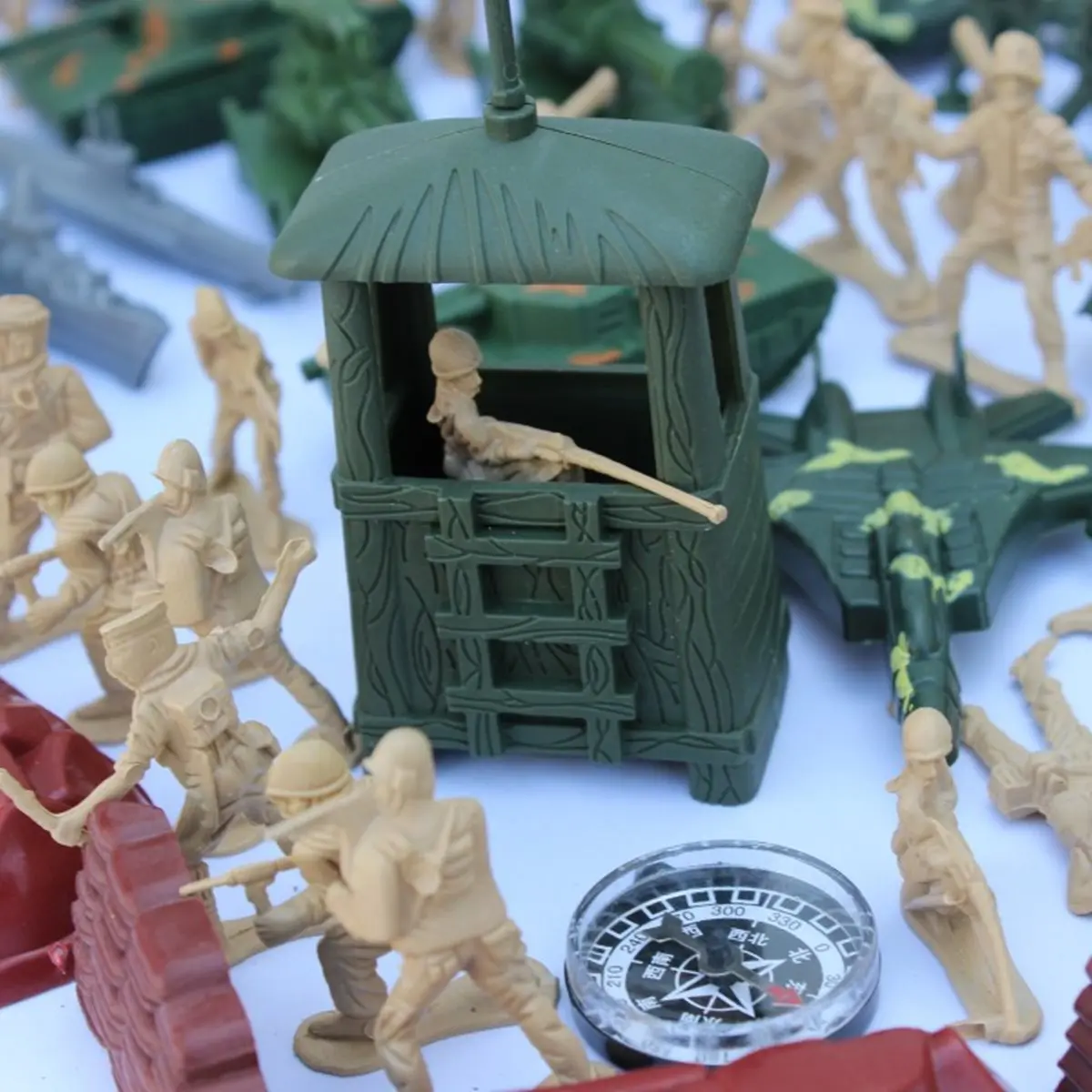 170pcs/set Military Plastic Model Toy Army Men Figures & Accessories Playset Kit Decor Gift Model T