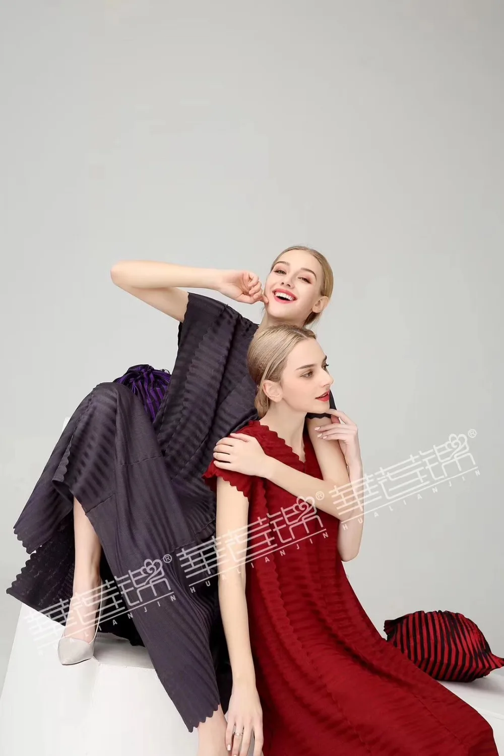 Модное однотонное платье Miyake fold с коротким рукавом и v-образным вырезом, свободное платье доступно