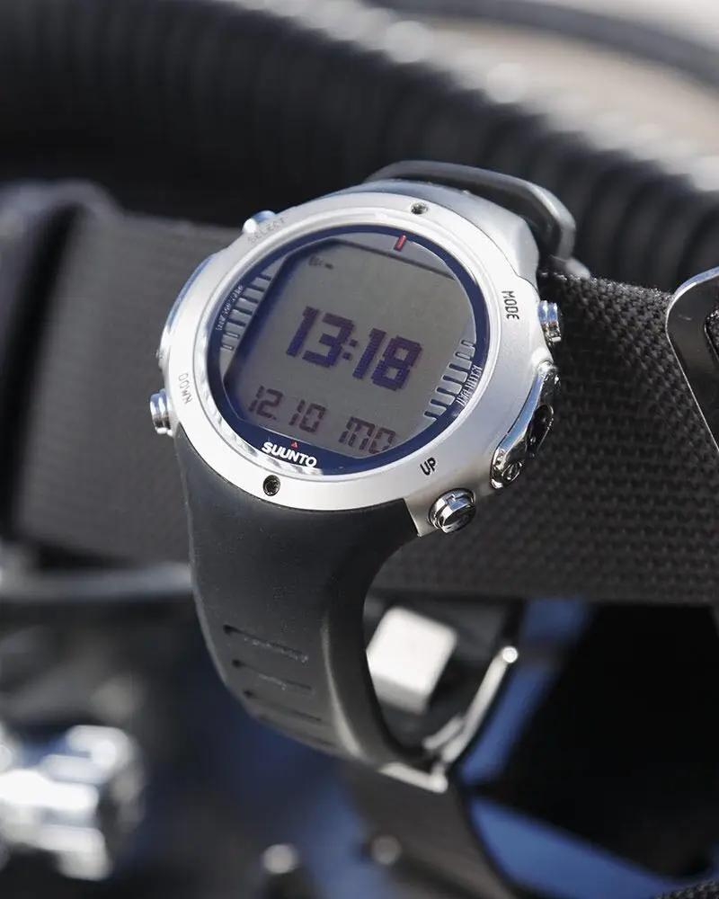 SUUNTO D6I NOVO D6I NOVO ZULU компьютер для дайвинга с USB