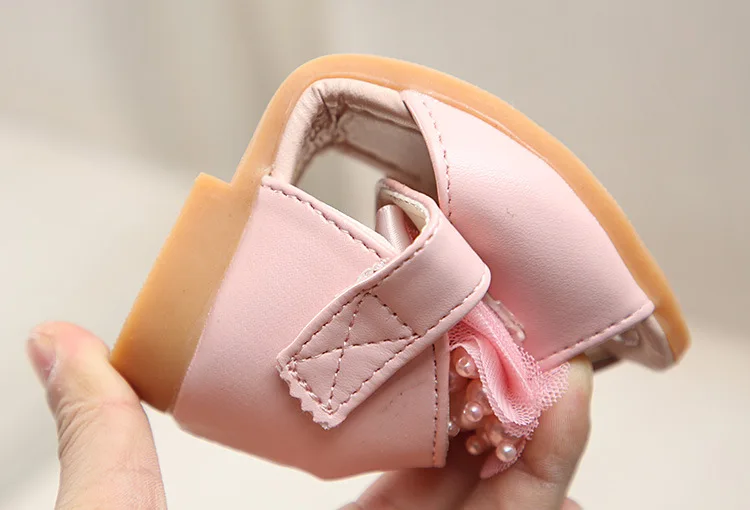 Детская обувь сандалии для маленьких девочек размер 21-30 жемчужные Бисероплетение с кружевом Мода принцесса мягкие милые сандалии для