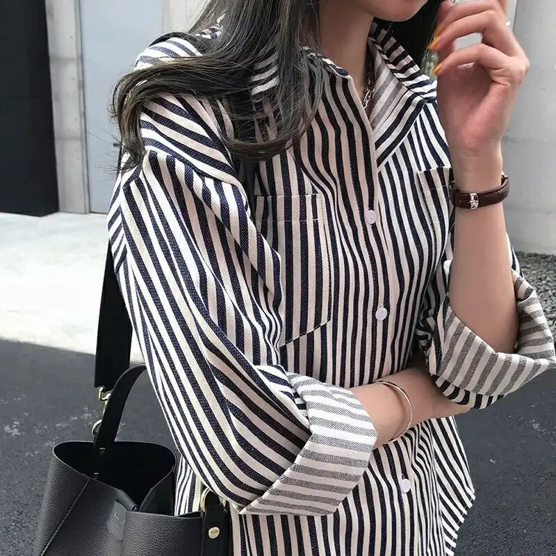 2019 Autumn New Women's Shirt Retro Fashion Loose Classic Striped Boyfriend Style Long Sleeve Female Shirts Casual Blouse 80s90s