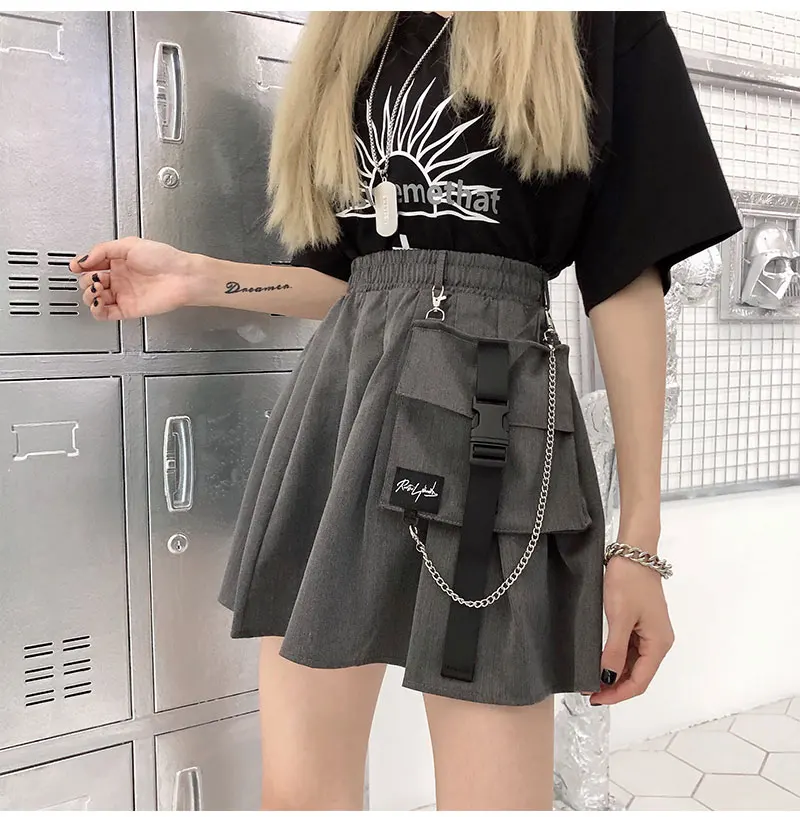 New Womens Skirts Autumn Fashion Short Skirt Female Pleated School Skirt Loose Pocket High Waist Metal Chain Summer Bottoms