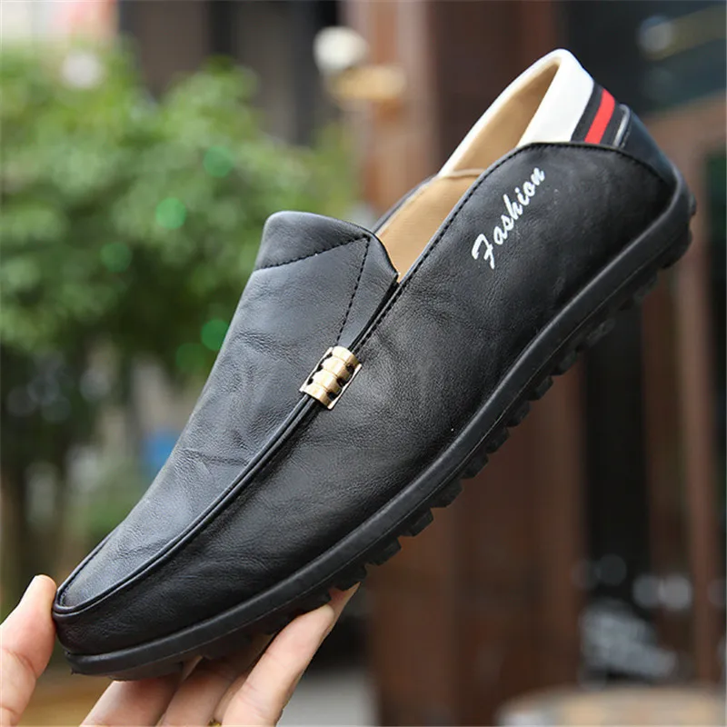 

Italian Leather Men Casual Shoes Luxury Brand Mens Loafers Moccasins Breathable Slip on Black Driving Shoes Soft Moccasins 2019