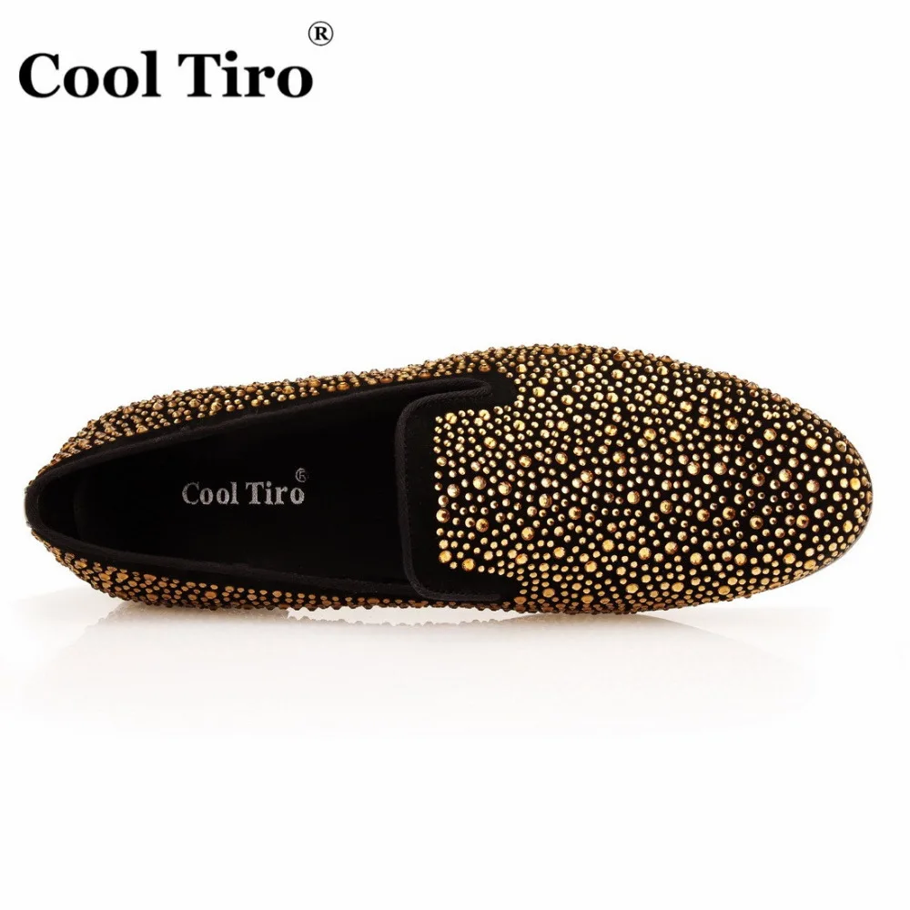 Крутые мужские лоферы TIRO со стразами золотистого цвета слипоны на плоской