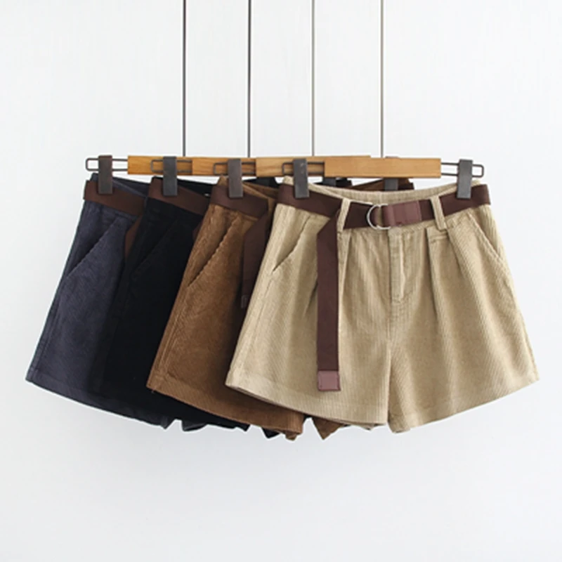 

WYNNE GADIS Autumn Winter Female Sashes Mid Wasit Solid Color Loose Shorts Vintage Corduroy Wide Leg Calcoes Shorts for Women