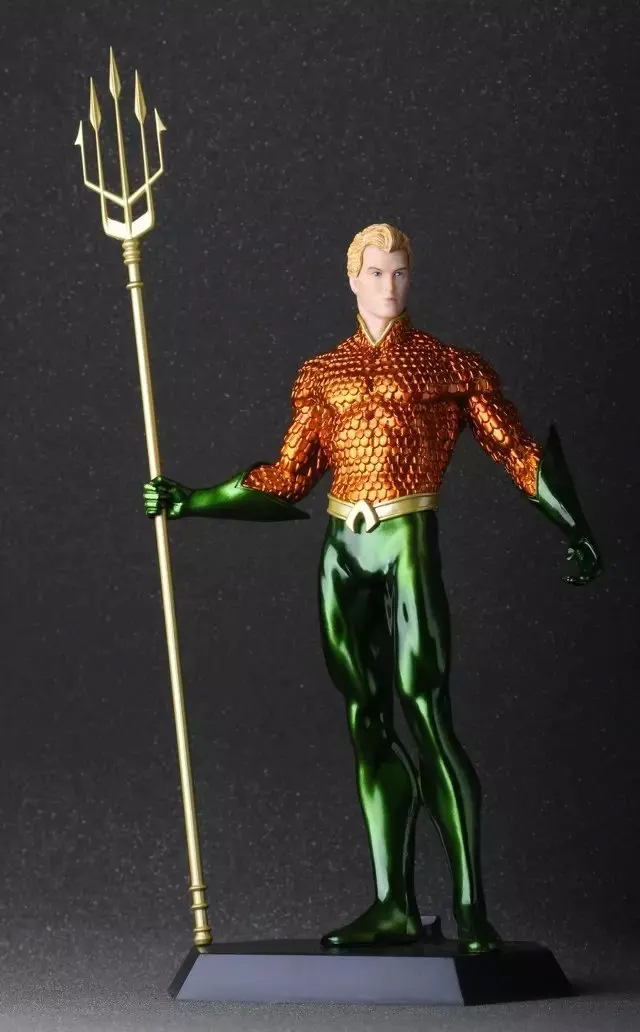 

Crazy Toys DC Super Hero Aquaman Arthur Curry PVC Action Figure Collectible Model Toy 10" 25cm