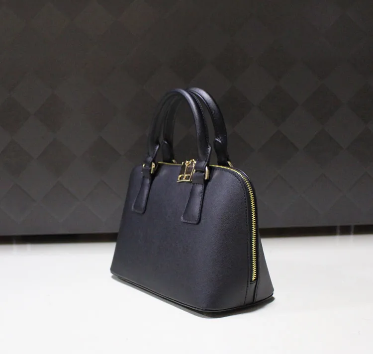 

2017 New Arrival New Polyester Women Zipper Hard Shoulder Bags Interior Key Chain Holder Hobos Solid Fur Single Solid Bag