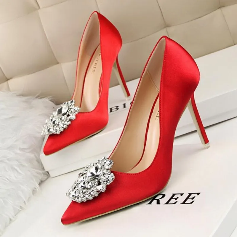 

Ladies sexy pointed ladies crystal silk high heels