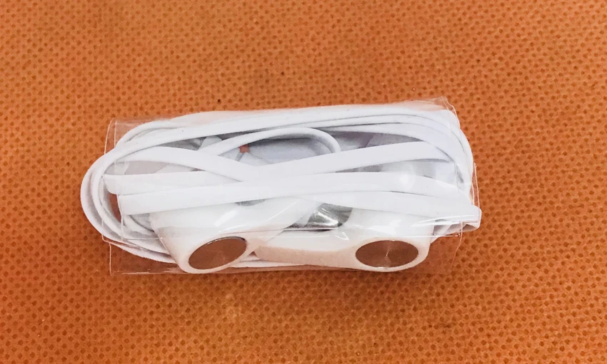 

Original Earphone Headphone For Blackview BV8000 Pro 5.0" FHD MTK6757 Octa Core free shipping