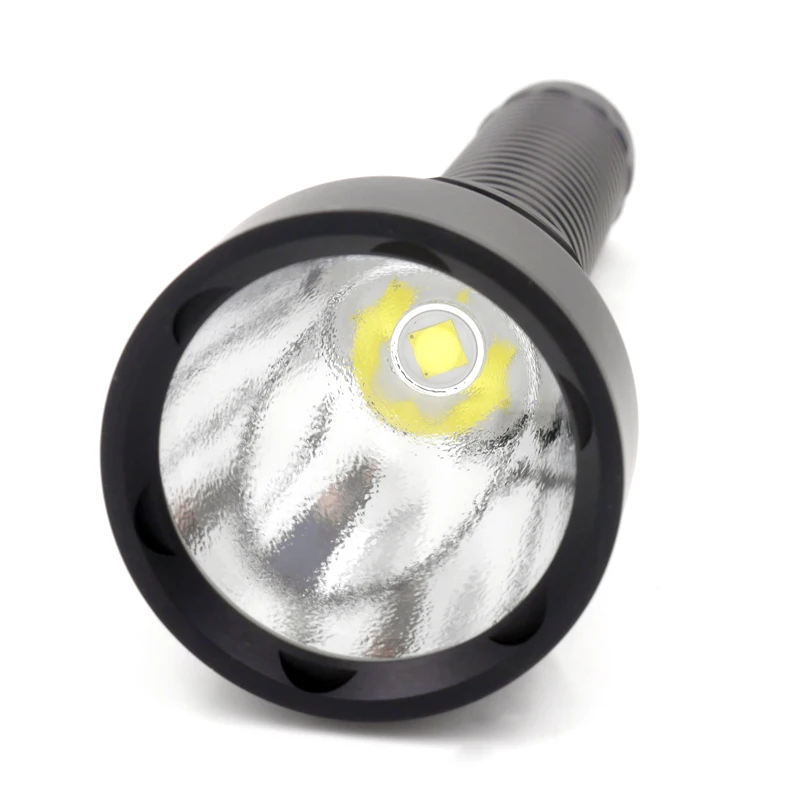 XHP70.2 flashlight (15)
