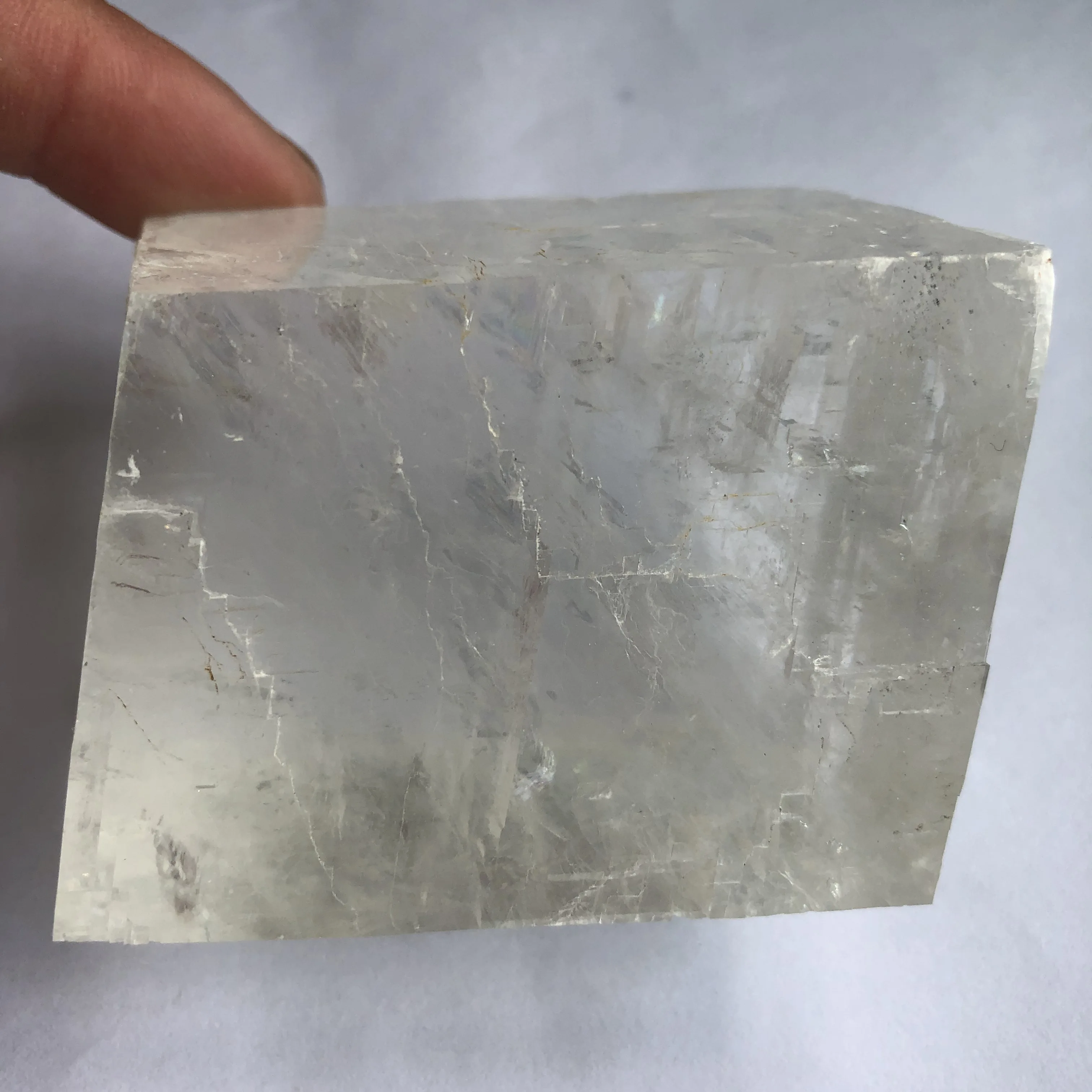 1 шт 180-200 г натуральный селенитовый гипс, грубая первая кристальная шифер, полупрозрачный. Прозрачный белый шероховатый камень