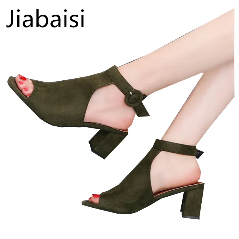 sapato feminino meio salto