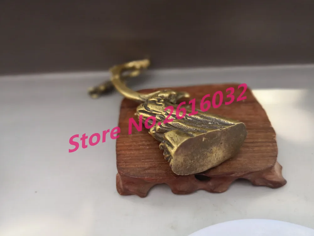 China-Old-bronzes-Dragon-axe-pendant-geomantic-ornamental-pendant