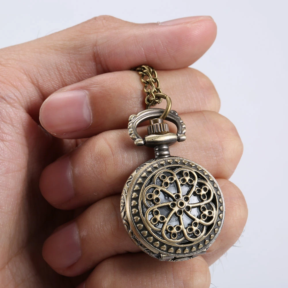 ファッションヴィンテージ女性懐中時計合金レトロ中空アウト花のペンダント時計セーターのネックレスのチェーン腕時計女性ギフト Tt ポケット フォブ時計 Aliexpress