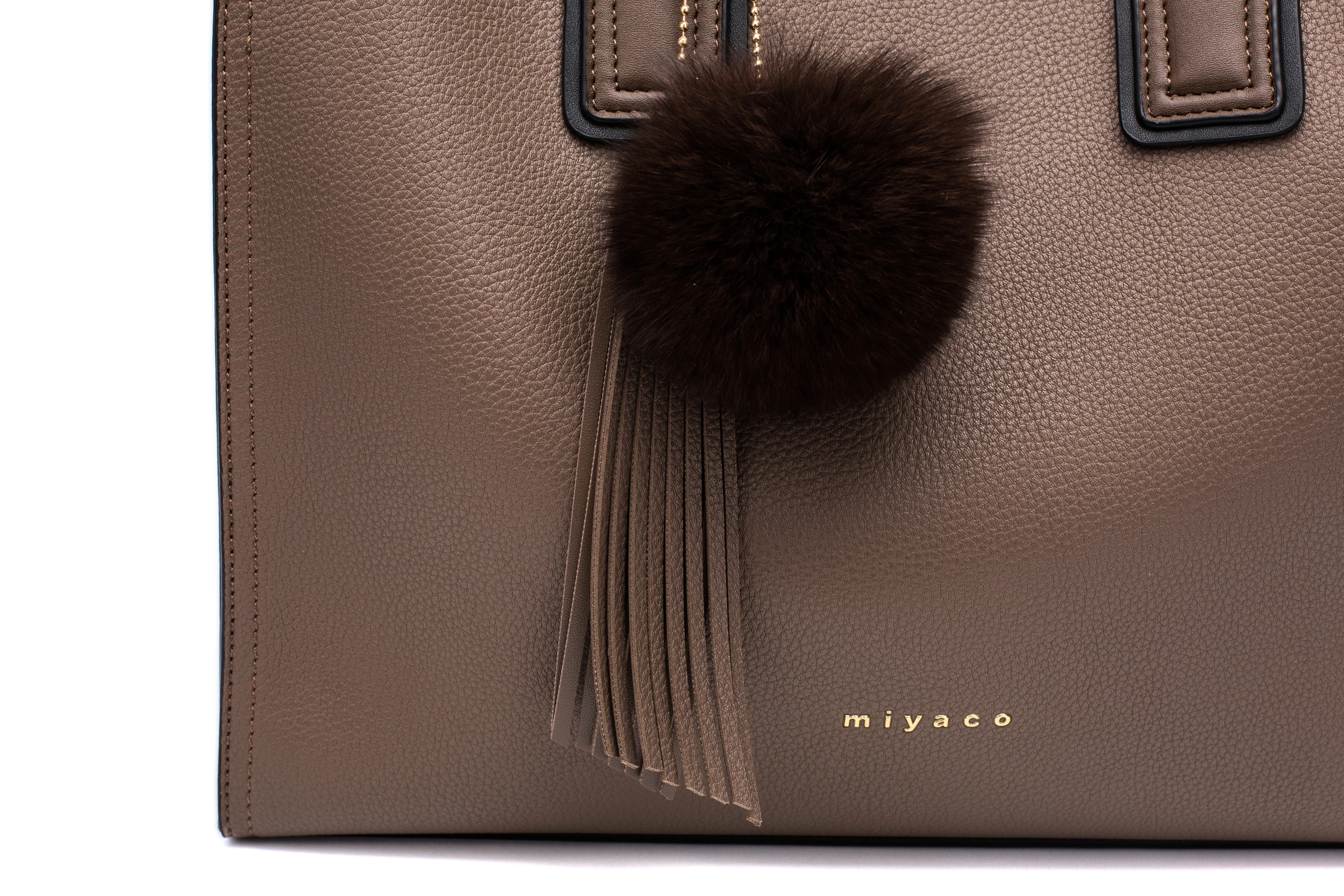 Miyaco Для женщин кожа Сумки Повседневное коричневые сумки Crossbody сумка Топ-ручка мешок с кисточкой и пушистый комочек