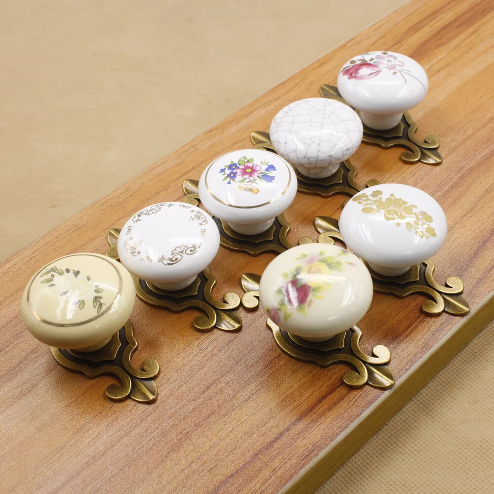 

Hand Painted Ceramic Cabinet Drawer Pull (Multicolour)