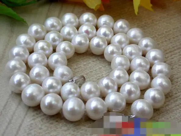 

song voge gem nanJ2275 ROUND WHITE FRESHWATER PEARL NECKLACE