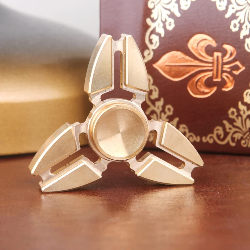 Triangle angular gyro edc finger gyro Adult toys decompression finger showed that pure copper