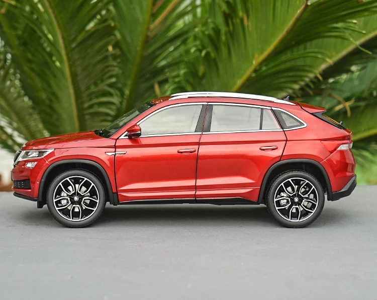 1:18 Высокое качество SKODA KODIAQ GT Модель сплава, Высокая коллекция моделирования и Подарочная модель автомобиля, литой металл