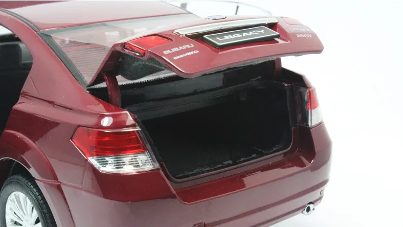 1 18   SUBARU LEGACY Red 14