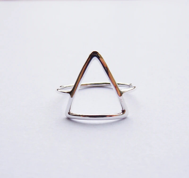 

Wellmade Solid 925Sterling Silver Simple Triangle Ring