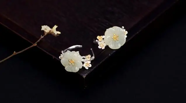 

Sterling S925 925 silver Stud Earrings Natural stone Plum blossom for woman earring