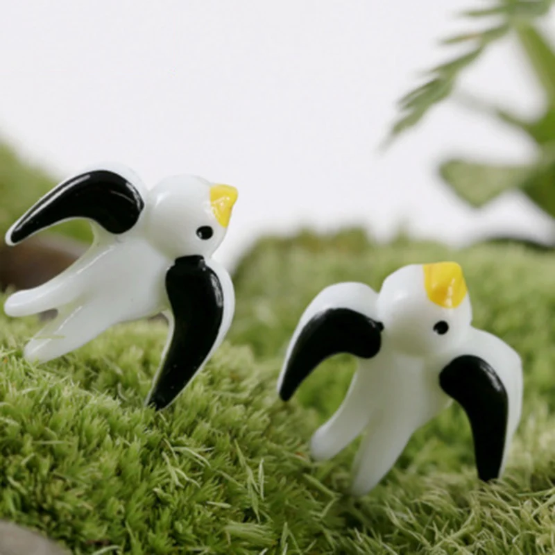 

ZOCDOU 4 Pieces Swallow Simulation Esculent Swift Bird Visitant Sparrow Pajarit Figurine Crafts Figure Ornament Miniatures Moss