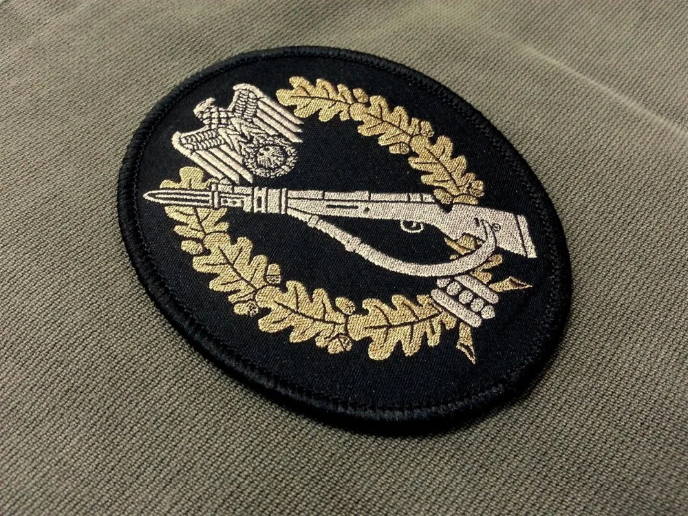 Нашивка дойчланд вермахта. Немецкие шевроны. Нашивки вермахта. Немецкие шевроны. Немецкие нашивки.