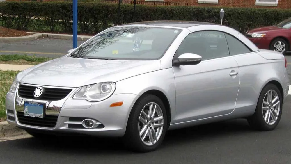 1024px-2007-2011_Volkswagen_Eos_--_03-30-2011_211