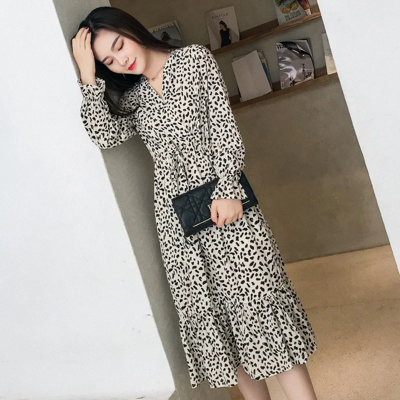

Paris Girl Elegant V-neck Print Chiffon Dress Spring Flare Sleeve Ruffles Elastic Slim Waist Female Midi Dress