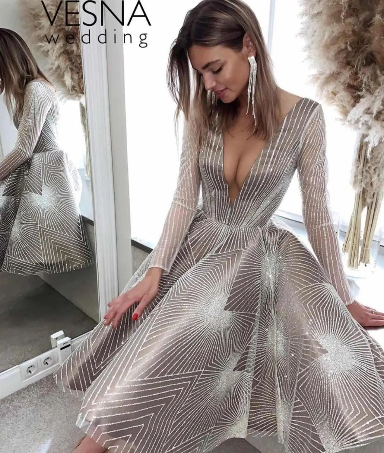 

2019 New Fashion Lady Long Sleeve Evening Gowns Vintage Plunge V Neck Pattern Tea length Formal Occasion Party Dresses