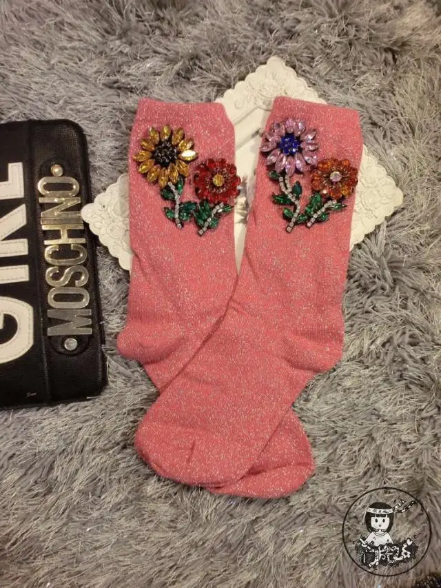 Забавные Женские носочки с Мопсом Mujer, рождественские высококачественные женские Модные Цветные яркие короткие носки-трубы ручной работы с бриллиантами