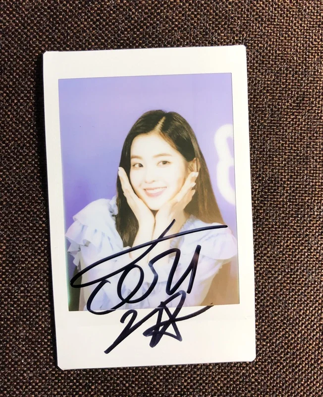 Расписанный вручную красный бархат Irene с автографом Polaroid 3 дюйма Бесплатная