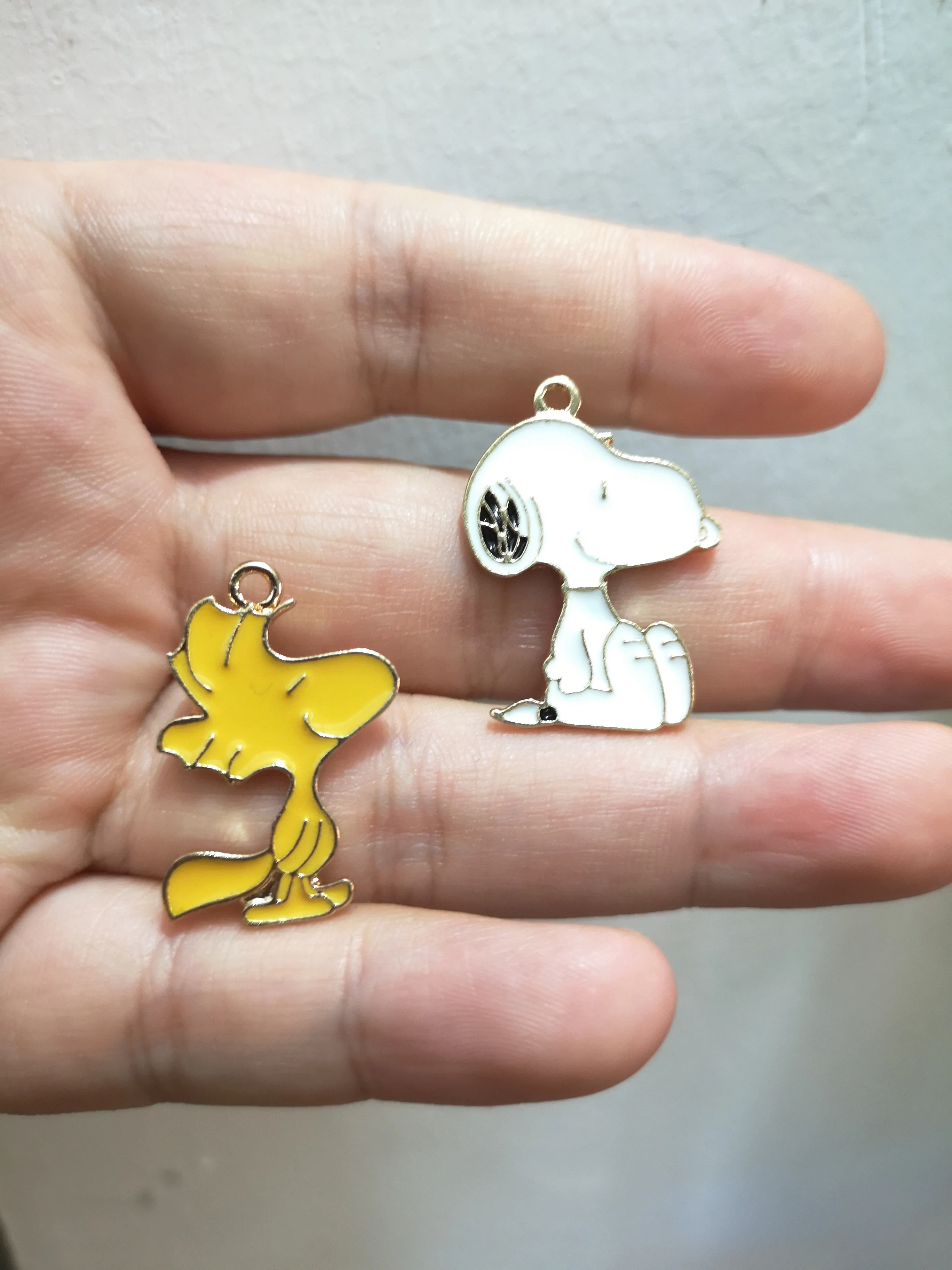 

Lot New 50pcs Japanese anime peanut dogs Necklace earrings Key chain Metal Charm Pendants DIY Jewelry Making party gifts