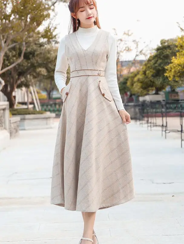 

High Quality 2019 Spring New Arrival Hot Sale Retro V Collar Plaid Woman Long Woolen Dress