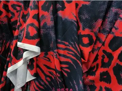 Хорошая 4 боковых эластичный купальник ткань хлопок/спандекс трикотажная ткань с рисунком леопарда и зебры печати мягкая ткань DIY Швейные колгот - Цвет: red 150cmx100cm