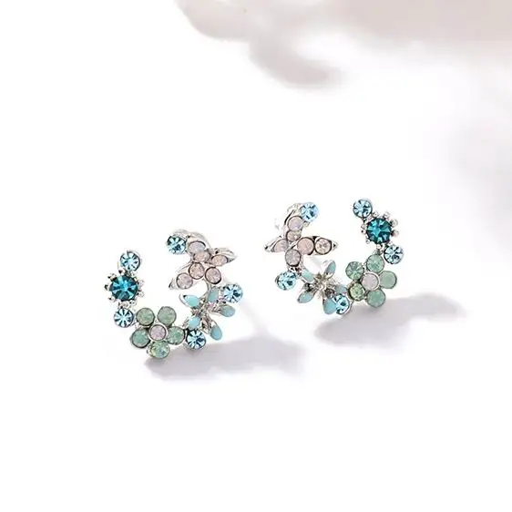 MENGJIQIAO-2018-Korean-New-Colorful-Rhinestone-Wreath-Stud-Earrings-For-Women-Sweet-Flower-Shell-Small-Cirlce (2)