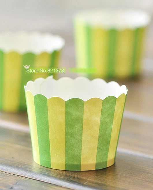 Cupcake Cases in Party Green