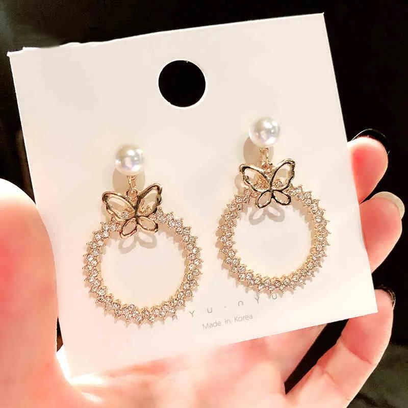 

Dominated 2019 butterfly circle of pearl earrings new joker character crystal Women Drop earrings Jewelry
