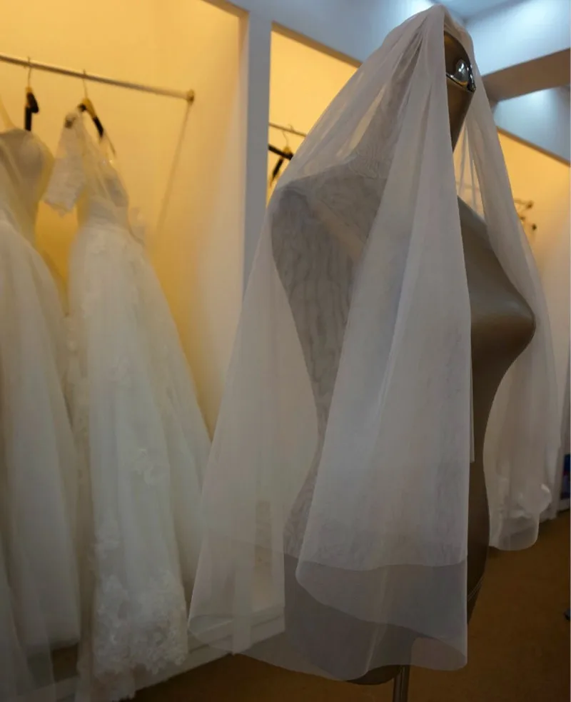 Простые короткие тюлевые Свадебные вуали дешевый белый слоновая кость свадебная вуаль для невесты для свадьбы свадебные аксессуары