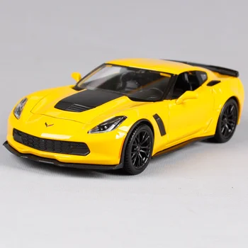 

Maisto 1:24 2015 Corvette Z06 yellow blue car diecast cooling racer car model shape open cover modern motorcar diecast 31133