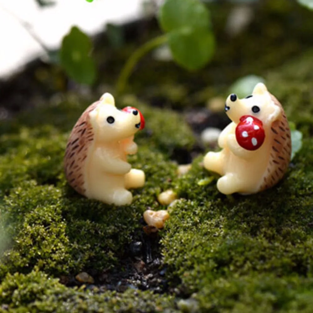 

Minil hedgehog and mushroom mini gnomes moss terrariums resin crafts figurines for garden decoration fairy garden miniatures