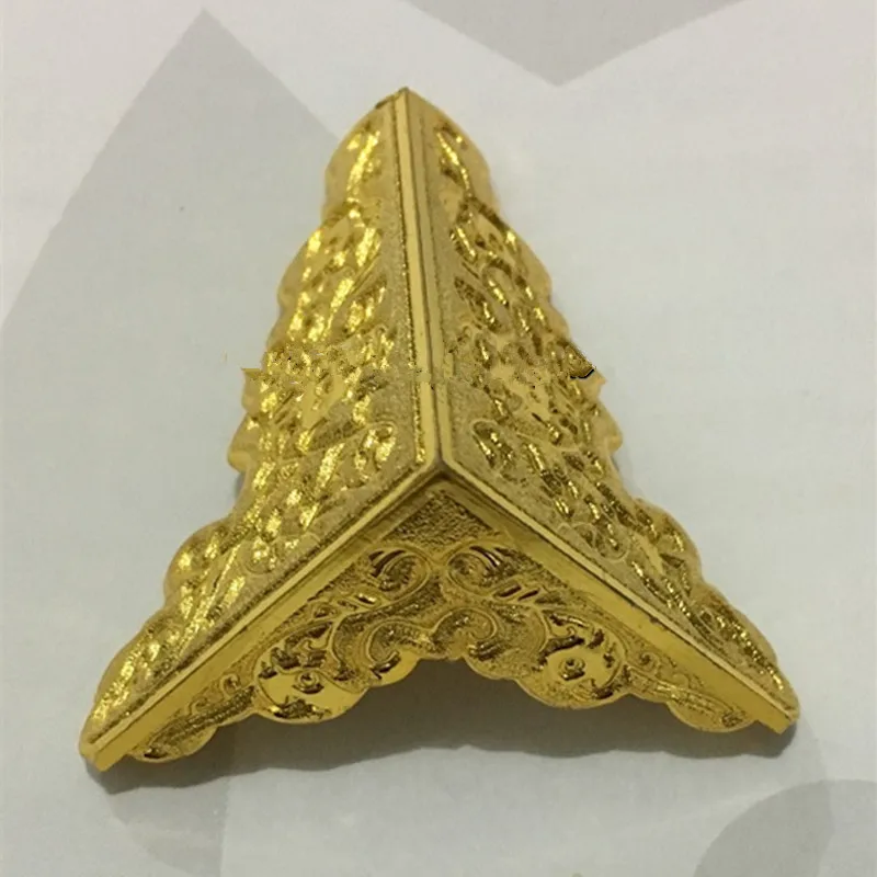 Gold-Color-Plastic-Corner-Gift-Decoration-Wooden-Box-Corners-Decor-Triangle-Rattan-Carved-35-35-48mm (2)