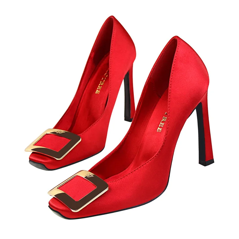 pointed sole heels