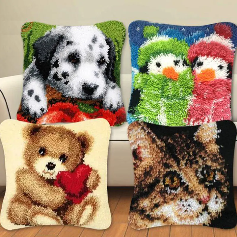 

cross stitch pillow / Placemats "do it yourself" method of needlework kit latch hook rug kit / embroidered pillow ZD665 cat