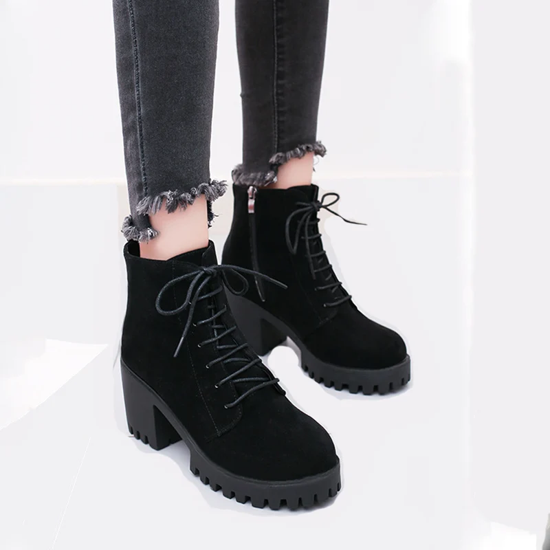 

Martin Boots Female 2018 Autumn and Winter New Retro Suede Lace Women's Booties Round Head Solid Color High Heel Aankle Boots