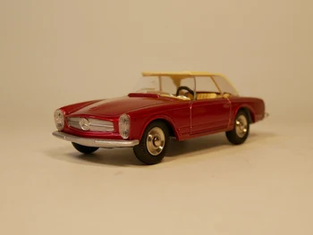 

DINKY TOYS 1/43 MERCEDES-BENZ 230 SL DIECAST MODEL CAR