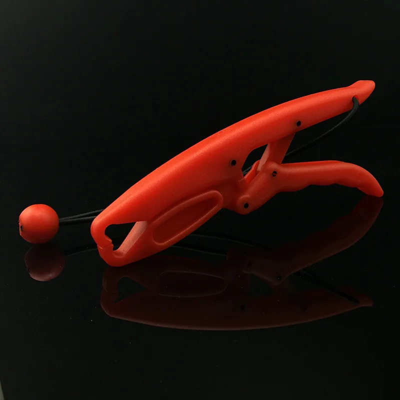 17.5cm Red ABS Hard Plastic Fish Controller Hand Lip Fishing Gripper