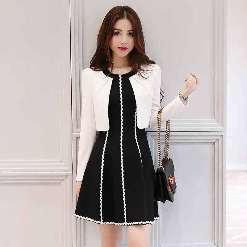 black sleeveless dress outfit