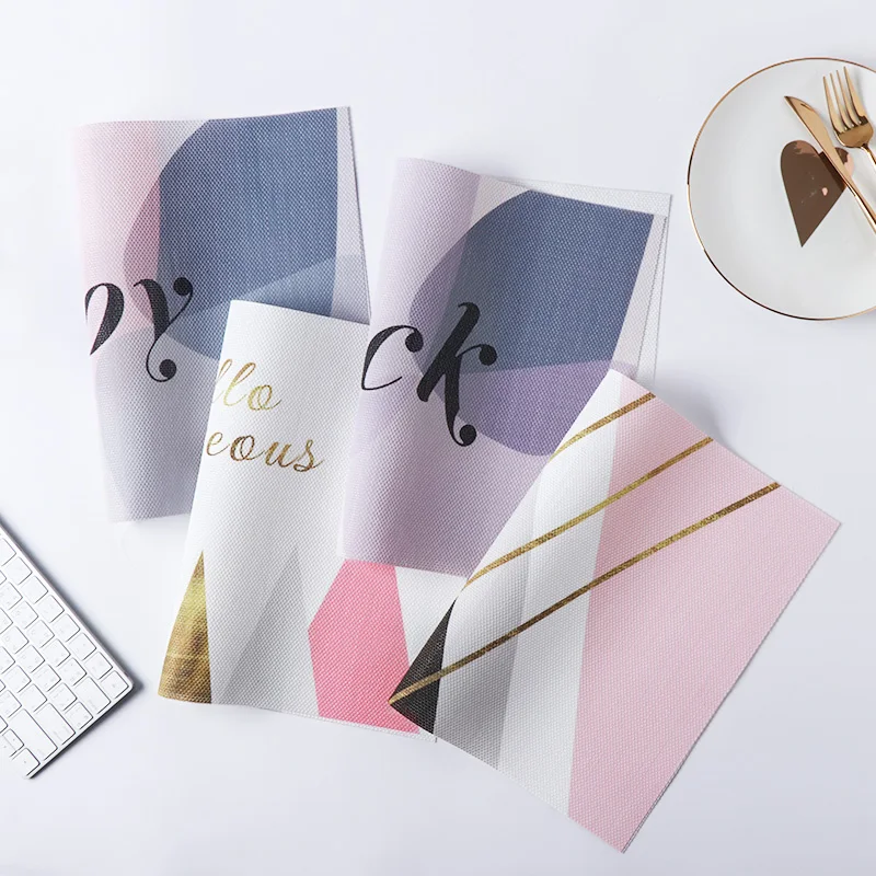 PVC المائدة تحديد الموقع منصات طاولة طعام حصيرة الحرارة العزل هندسية الذهب مطلي المفارش المنزل الديكور كوستر 45X30 سنتيمتر